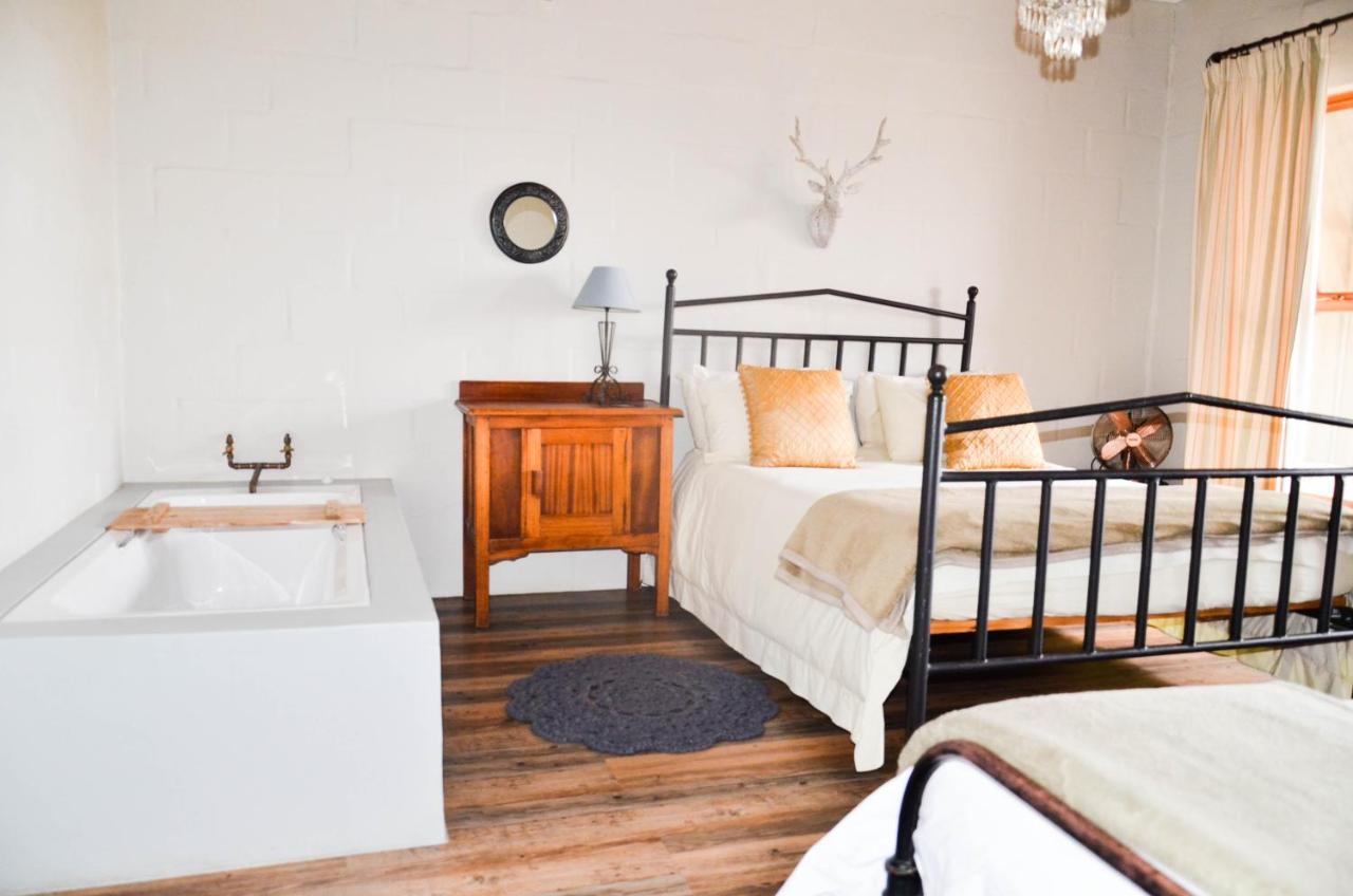 The Stables Accommodation 랑게바안 외부 사진